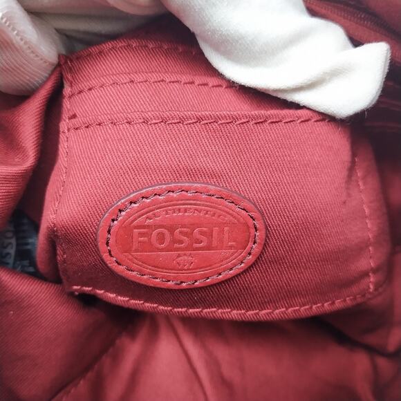 Fossil Red Leather Credit Card Slots Zipper Closure Crossbody Bag - Picture 12 of 16